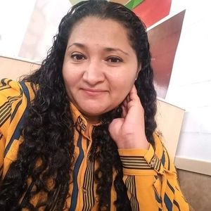 Meet your Posher, Estefania